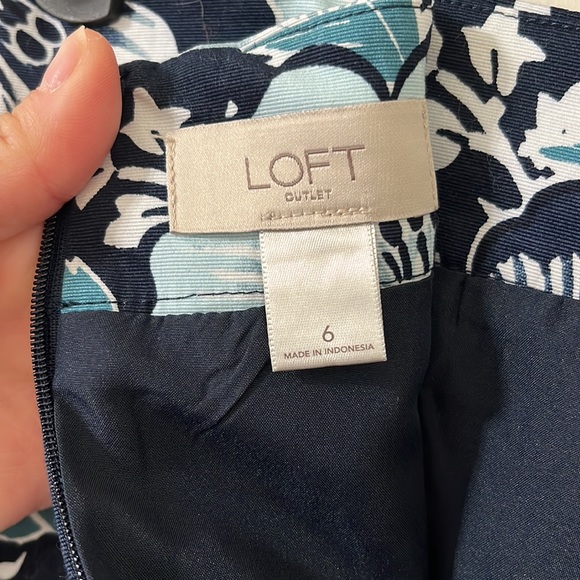 LOFT Outlet Blue Black White Floral Pencil Skirt Size 6 - Picture 6 of 7